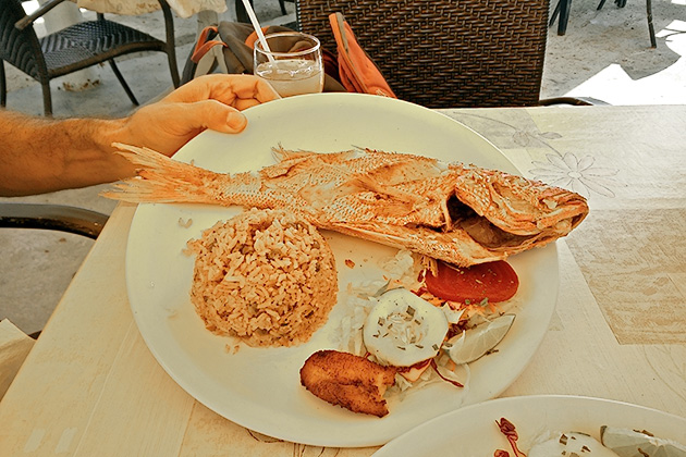 Read more about the article Two Great Seafood Joints in Willemstad